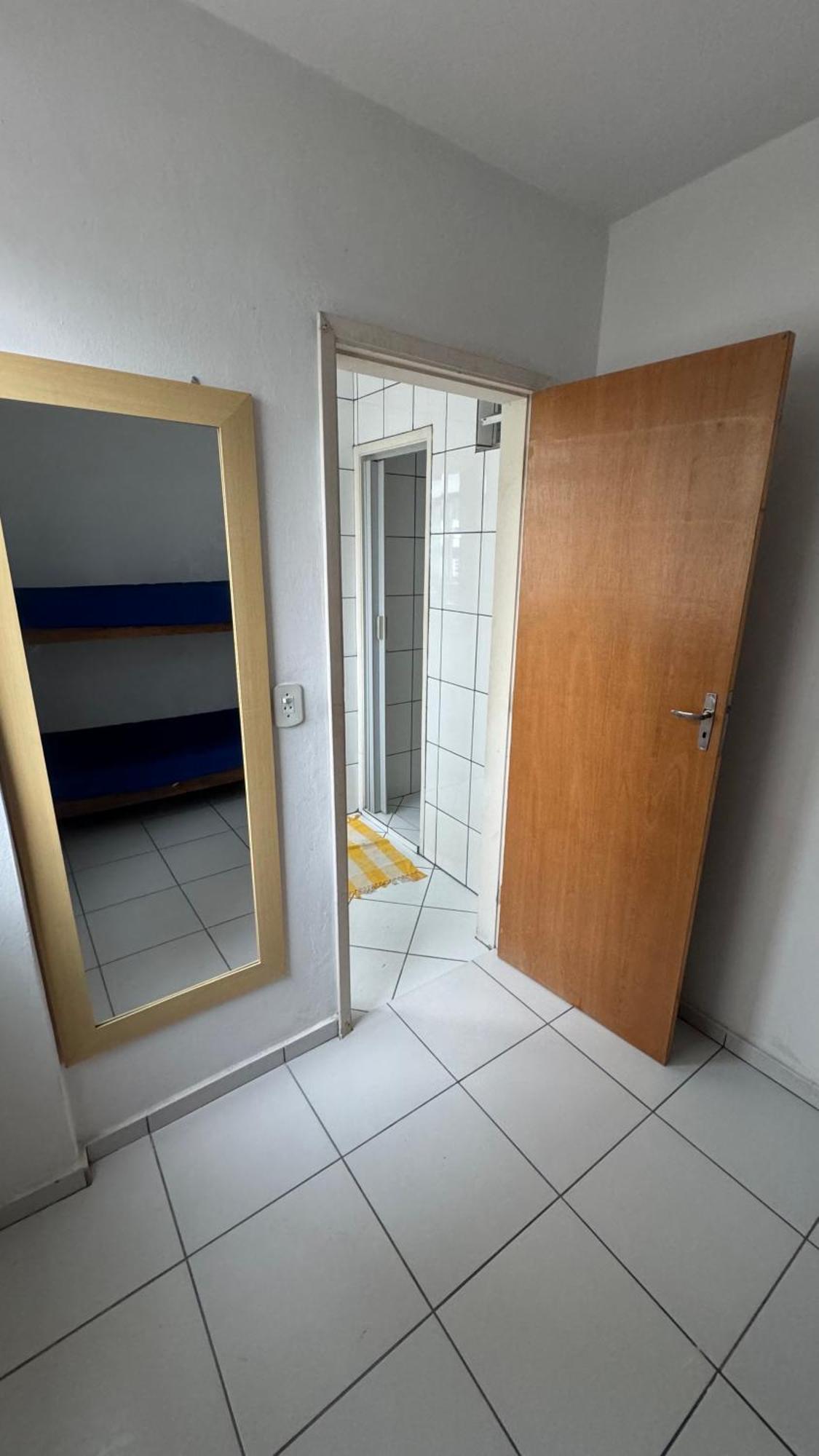 Apartamento Uma Quadra Da Praia Das Asturias Гуаружа Екстериор снимка